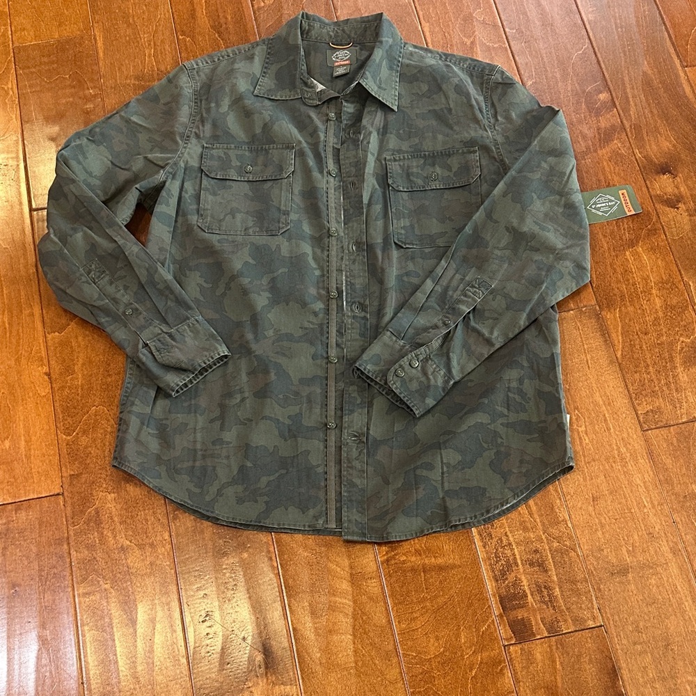 St. John's Bay Men's Green Camouflage Shirt Jacket